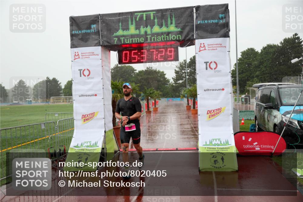 15.06.2025 - 7 Türme Triathlon Michael Strokosch http://msf.ph/oto/8020405 15.06.2025 15:37:29 Ziel 262 meine-sportfotos.de
