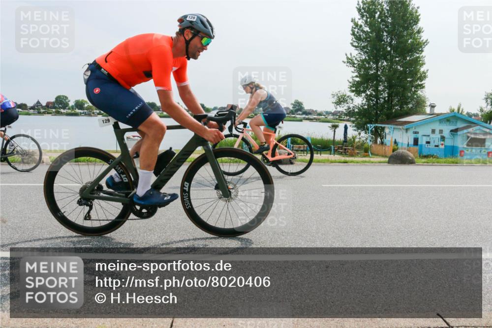 15.06.2025 - 27. Vierlanden-Triathlon H.Heesch http://msf.ph/oto/8020406 15.06.2025 10:26:08 Radfahren 129, 182, 212, 246, 489, 501, 566, 577, 595, 633 meine-sportfotos.de