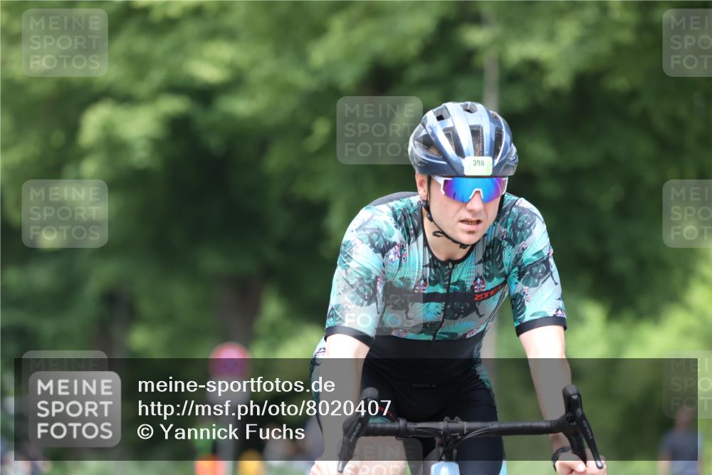 15.06.2025 - 7 Türme Triathlon Yannick Fuchs http://msf.ph/oto/8020407 15.06.2025 13:32:50 Radfahren 398, 1069, 1102 meine-sportfotos.de