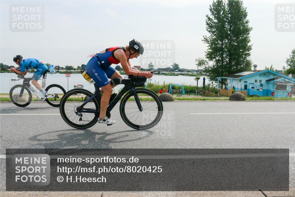 15.06.2025 - 27. Vierlanden-Triathlon H.Heesch http://msf.ph/oto/8020425 15.06.2025 09:46:23 Radfahren 14, 69, 181, 226 meine-sportfotos.de