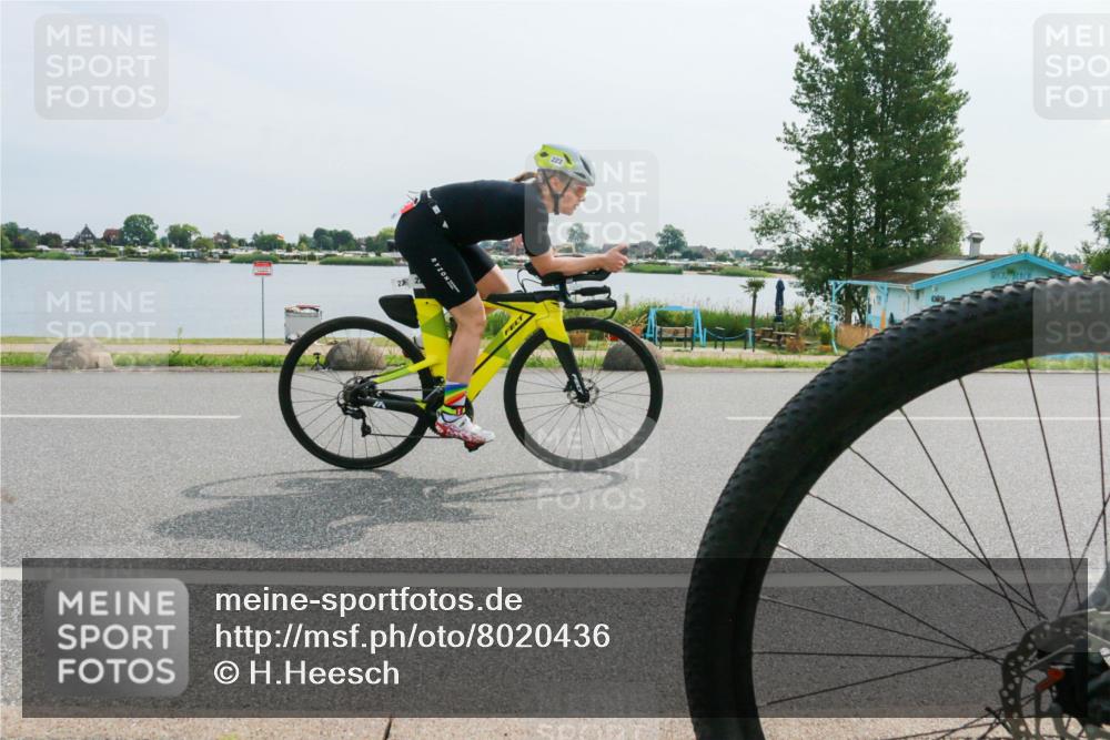 15.06.2025 - 27. Vierlanden-Triathlon H.Heesch http://msf.ph/oto/8020436 15.06.2025 10:26:30 Radfahren 222 meine-sportfotos.de