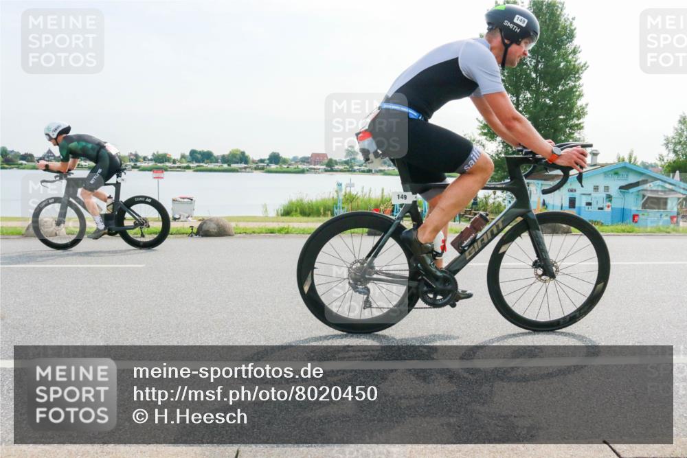 15.06.2025 - 27. Vierlanden-Triathlon H.Heesch http://msf.ph/oto/8020450 15.06.2025 09:46:51 Radfahren 36, 126, 149 meine-sportfotos.de