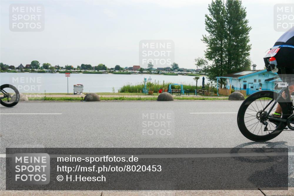 15.06.2025 - 27. Vierlanden-Triathlon H.Heesch http://msf.ph/oto/8020453 15.06.2025 09:46:51 Radfahren 36, 126, 149 meine-sportfotos.de