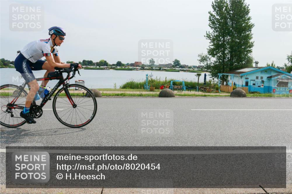 15.06.2025 - 27. Vierlanden-Triathlon H.Heesch http://msf.ph/oto/8020454 15.06.2025 10:26:36 Radfahren 19, 208, 220, 380 meine-sportfotos.de