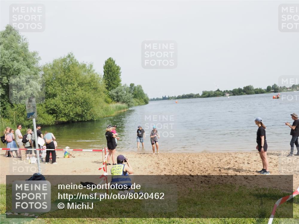 21.06.2025 - 27. Vierlanden-Triathlon MichiJ http://msf.ph/oto/8020462 15.06.2026 10:23:11 Schwimmen 531 meine-sportfotos.de