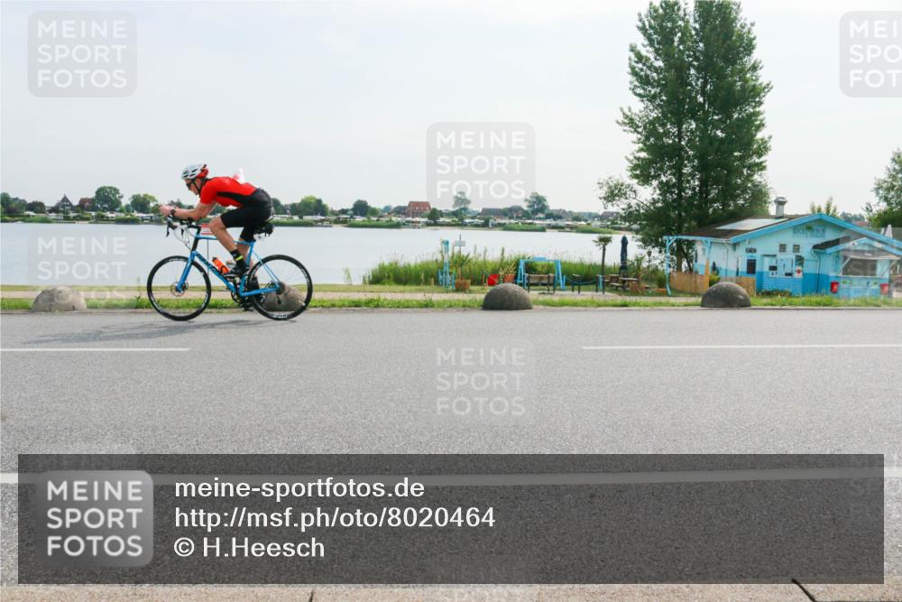 15.06.2025 - 27. Vierlanden-Triathlon H.Heesch http://msf.ph/oto/8020464 15.06.2025 09:46:55 Radfahren 36, 82, 126, 182 meine-sportfotos.de
