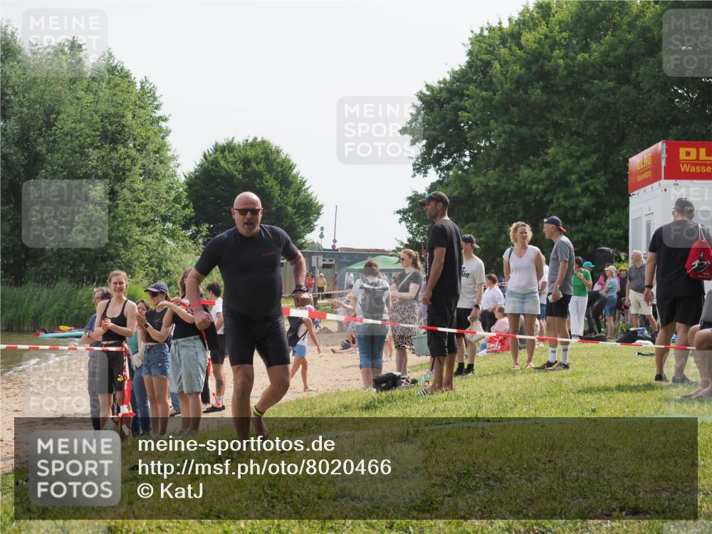 15.06.2025 - 27. Vierlanden-Triathlon KatJ http://msf.ph/oto/8020466 15.06.2025 10:20:15 Schwimmen 616 meine-sportfotos.de