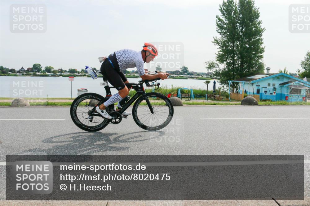 15.06.2025 - 27. Vierlanden-Triathlon H.Heesch http://msf.ph/oto/8020475 15.06.2025 09:46:59 Radfahren 61, 82, 126, 182, 242 meine-sportfotos.de