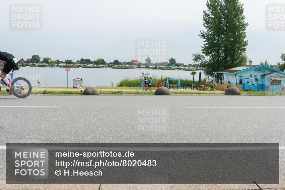 15.06.2025 - 27. Vierlanden-Triathlon H.Heesch http://msf.ph/oto/8020483 15.06.2025 11:16:25 Radfahren 603, 717, 794 meine-sportfotos.de
