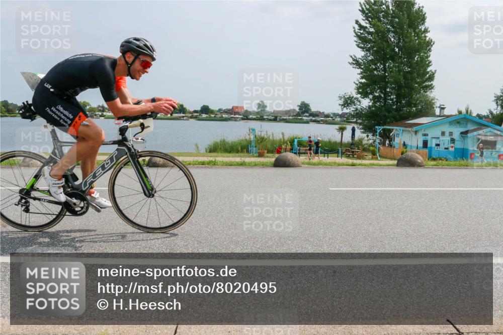 21.06.2025 - 27. Vierlanden-Triathlon H.Heesch http://msf.ph/oto/8020495 15.06.2025 12:04:11 Radfahren 653, 695, 736, 932 meine-sportfotos.de