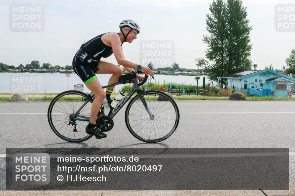 15.06.2025 - 27. Vierlanden-Triathlon H.Heesch http://msf.ph/oto/8020497 15.06.2025 09:47:25 Radfahren 83, 248 meine-sportfotos.de