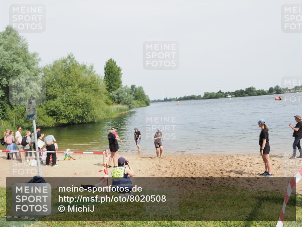 21.06.2025 - 27. Vierlanden-Triathlon MichiJ http://msf.ph/oto/8020508 15.06.2026 10:23:11 Schwimmen 531 meine-sportfotos.de