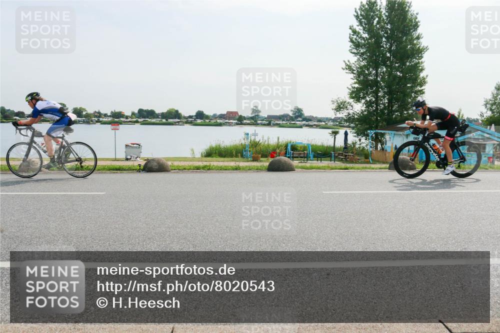 15.06.2025 - 27. Vierlanden-Triathlon H.Heesch http://msf.ph/oto/8020543 15.06.2025 09:47:46 Radfahren 50, 217, 227, 238 meine-sportfotos.de