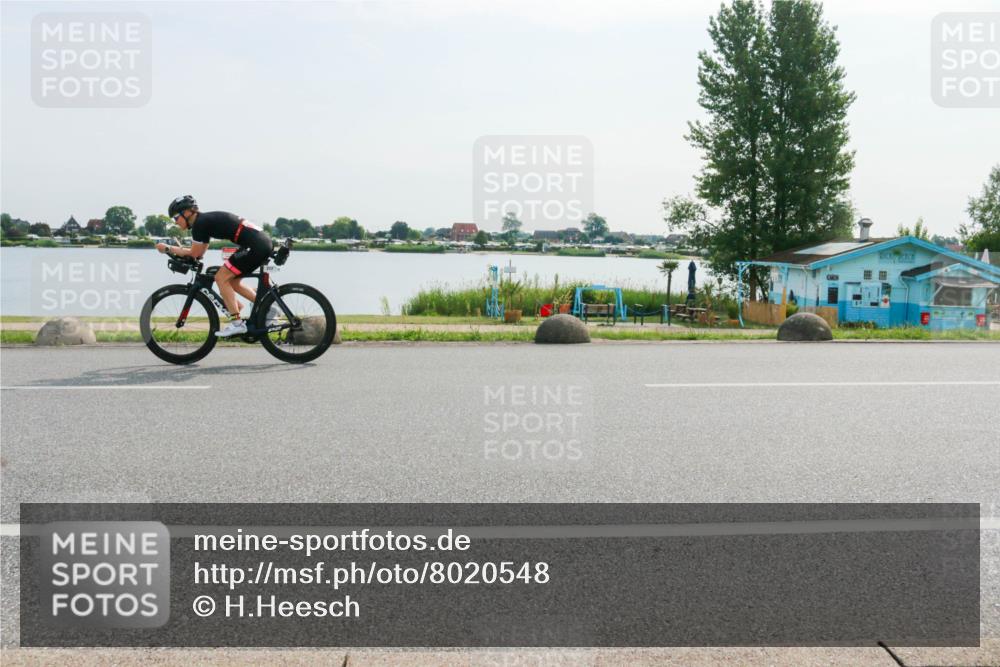 15.06.2025 - 27. Vierlanden-Triathlon H.Heesch http://msf.ph/oto/8020548 15.06.2025 09:47:47 Radfahren 50, 217, 227, 234, 238 meine-sportfotos.de