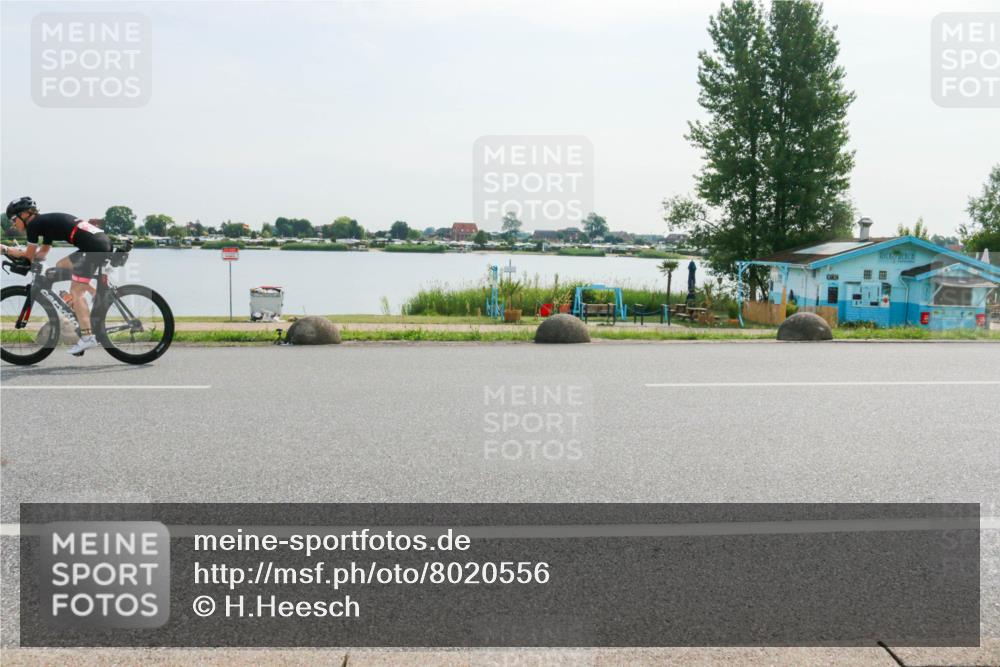 15.06.2025 - 27. Vierlanden-Triathlon H.Heesch http://msf.ph/oto/8020556 15.06.2025 09:47:47 Radfahren 50, 217, 227, 234, 238 meine-sportfotos.de