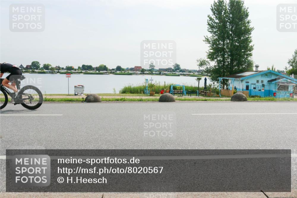 15.06.2025 - 27. Vierlanden-Triathlon H.Heesch http://msf.ph/oto/8020567 15.06.2025 09:47:49 Radfahren 50, 217, 227, 234, 238 meine-sportfotos.de