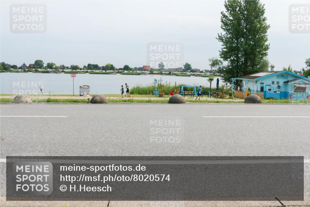 15.06.2025 - 27. Vierlanden-Triathlon H.Heesch http://msf.ph/oto/8020574 15.06.2025 11:16:26 Radfahren 45, 603, 717, 794, 805 meine-sportfotos.de