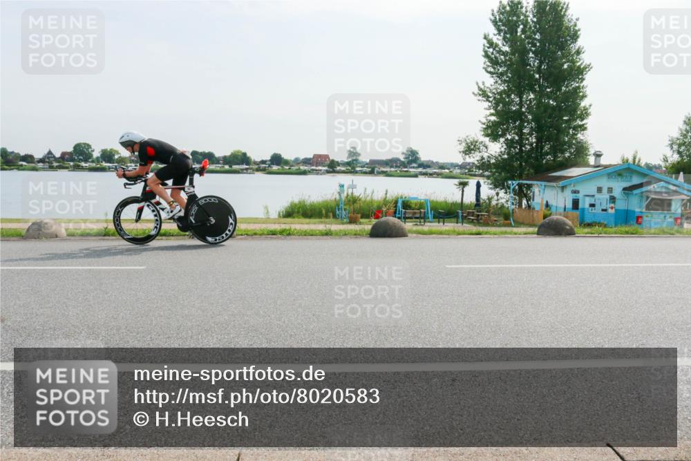15.06.2025 - 27. Vierlanden-Triathlon H.Heesch http://msf.ph/oto/8020583 15.06.2025 09:48:09 Radfahren 6, 60, 219 meine-sportfotos.de