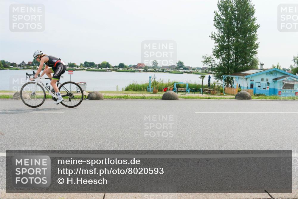 15.06.2025 - 27. Vierlanden-Triathlon H.Heesch http://msf.ph/oto/8020593 15.06.2025 10:26:37 Radfahren 19, 208, 220, 380 meine-sportfotos.de