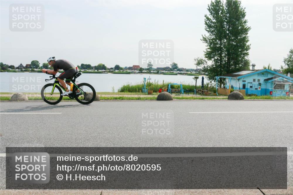 15.06.2025 - 27. Vierlanden-Triathlon H.Heesch http://msf.ph/oto/8020595 15.06.2025 09:48:11 Radfahren 6, 60, 246 meine-sportfotos.de