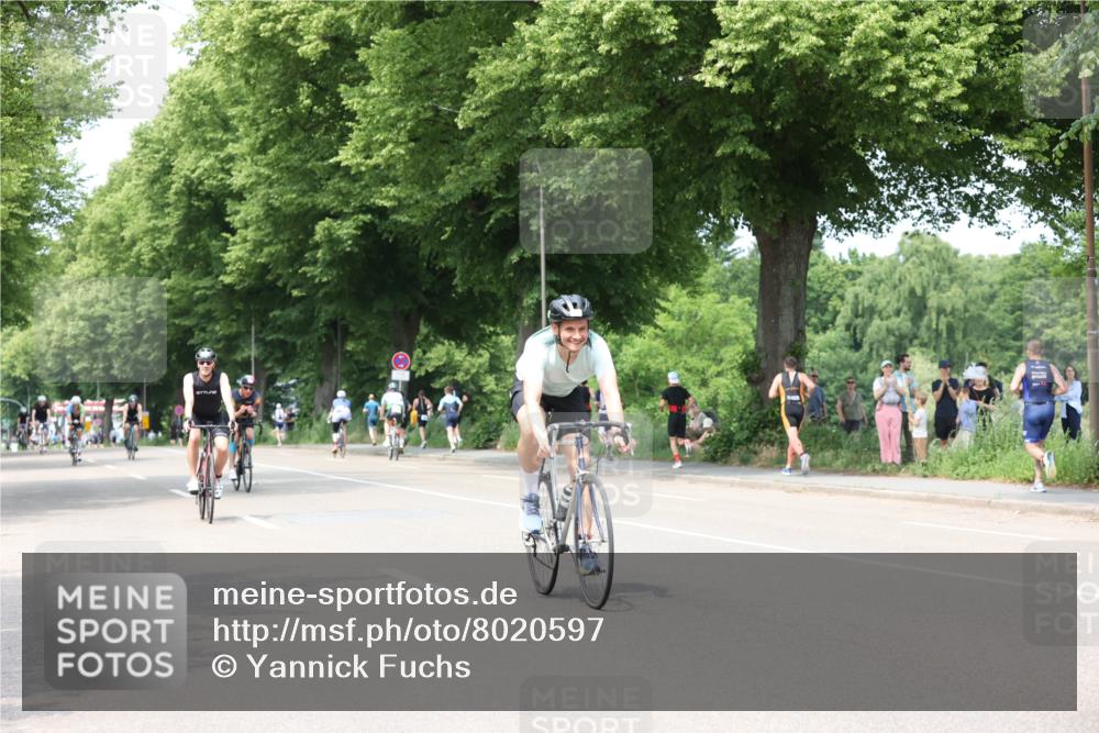 15.06.2025 - 7 Türme Triathlon Yannick Fuchs http://msf.ph/oto/8020597 15.06.2025 13:33:01 Radfahren 252, 361, 598, 717, 739, 927, 1187 meine-sportfotos.de