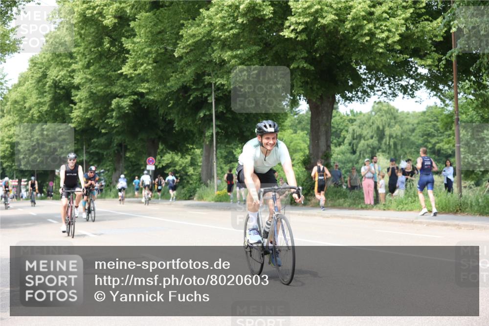 15.06.2025 - 7 Türme Triathlon Yannick Fuchs http://msf.ph/oto/8020603 15.06.2025 13:33:01 Radfahren 252, 361, 598, 717, 739, 927, 1187 meine-sportfotos.de