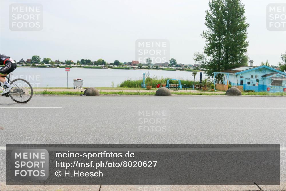 15.06.2025 - 27. Vierlanden-Triathlon H.Heesch http://msf.ph/oto/8020627 15.06.2025 10:26:37 Radfahren 19, 208, 220, 380 meine-sportfotos.de