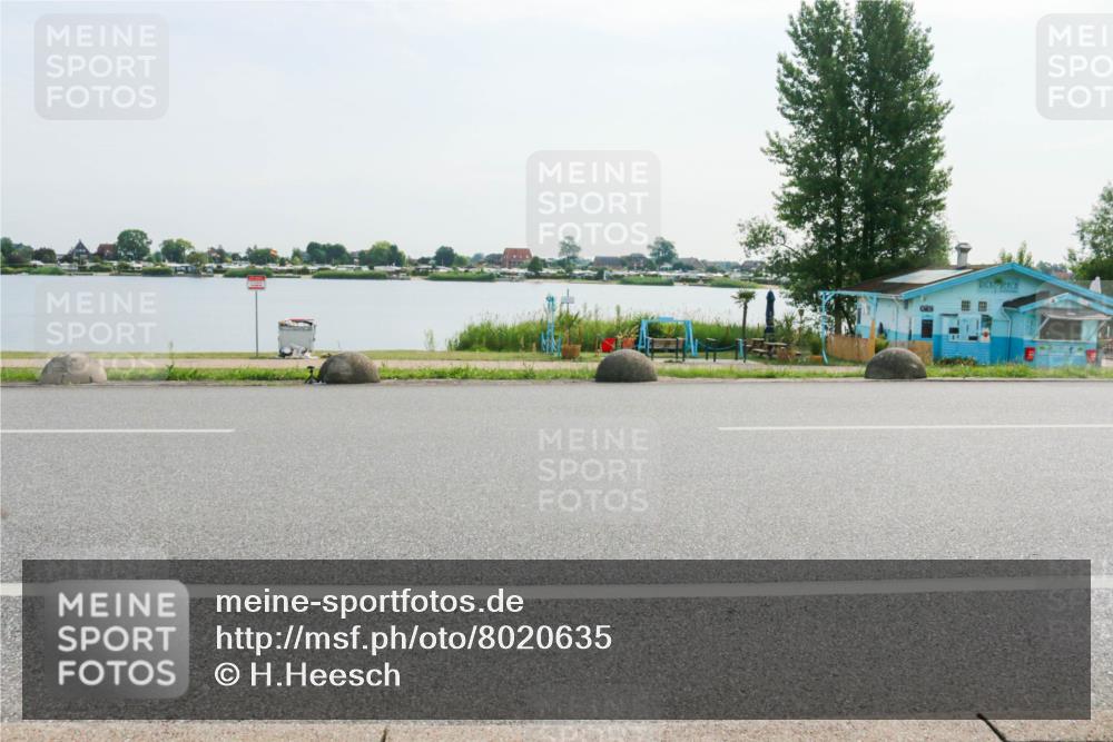 15.06.2025 - 27. Vierlanden-Triathlon H.Heesch http://msf.ph/oto/8020635 15.06.2025 09:48:19 Radfahren 64, 206, 246 meine-sportfotos.de