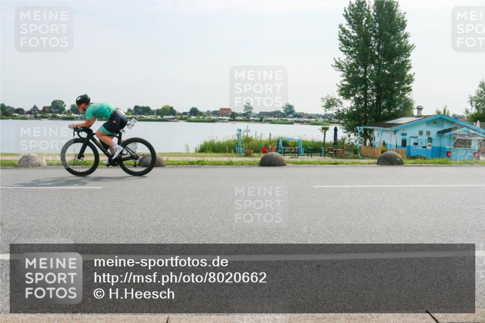 15.06.2025 - 27. Vierlanden-Triathlon H.Heesch http://msf.ph/oto/8020662 15.06.2025 09:48:41 Radfahren 49, 159, 247 meine-sportfotos.de
