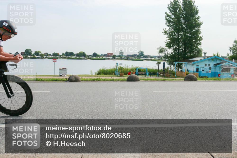 15.06.2025 - 27. Vierlanden-Triathlon H.Heesch http://msf.ph/oto/8020685 15.06.2025 09:48:46 Radfahren 49, 73, 94, 159, 247 meine-sportfotos.de