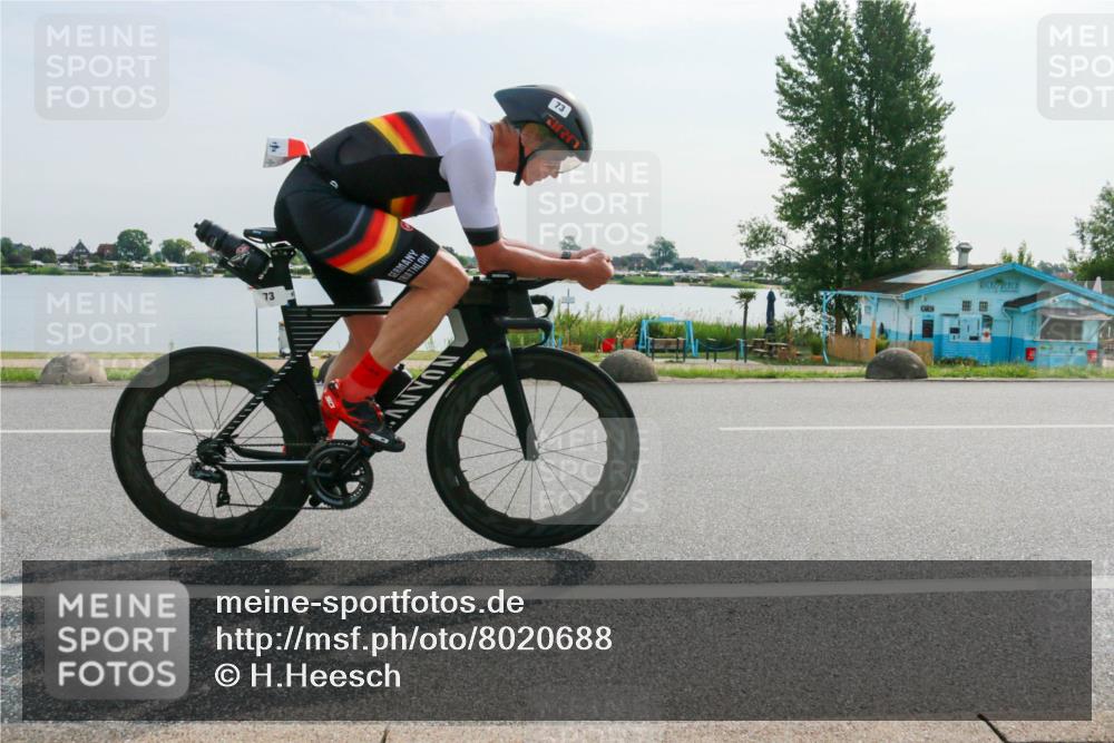 15.06.2025 - 27. Vierlanden-Triathlon H.Heesch http://msf.ph/oto/8020688 15.06.2025 09:48:46 Radfahren 49, 73, 94, 159, 247 meine-sportfotos.de