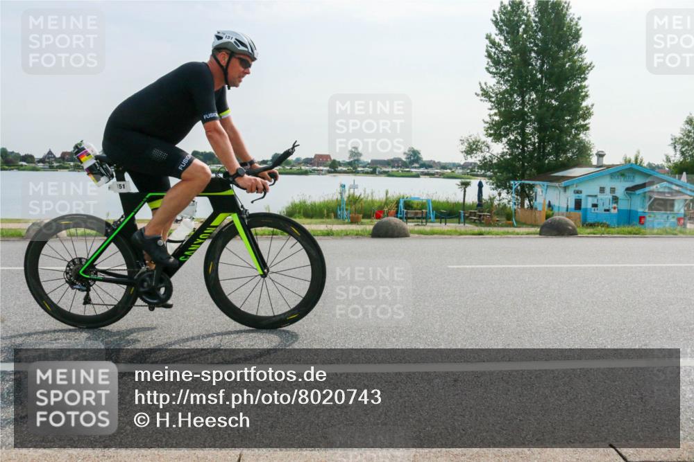 15.06.2025 - 27. Vierlanden-Triathlon H.Heesch http://msf.ph/oto/8020743 15.06.2025 09:49:18 Radfahren 151, 220, 221 meine-sportfotos.de