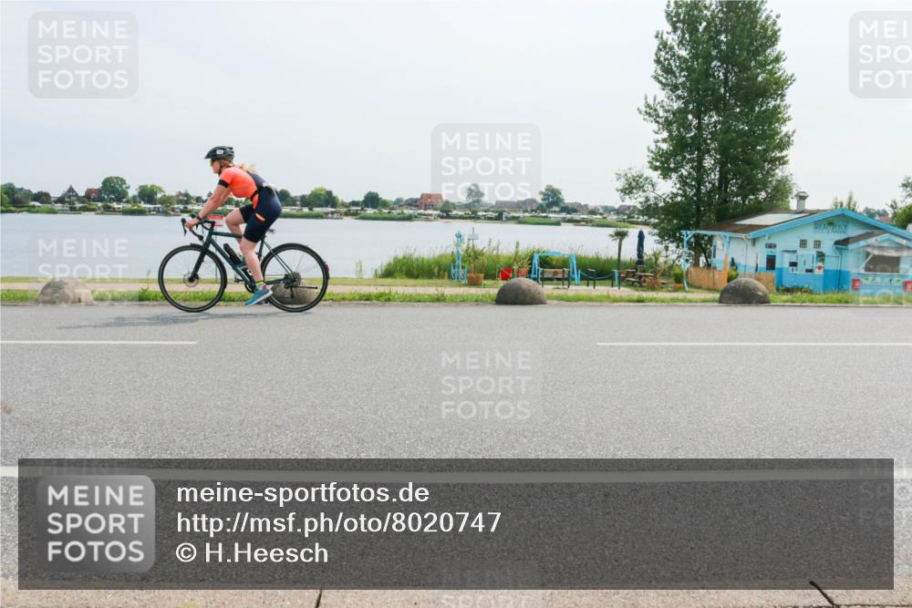 15.06.2025 - 27. Vierlanden-Triathlon H.Heesch http://msf.ph/oto/8020747 15.06.2025 10:26:58 Radfahren 479, 537, 557, 562, 575, 588 meine-sportfotos.de