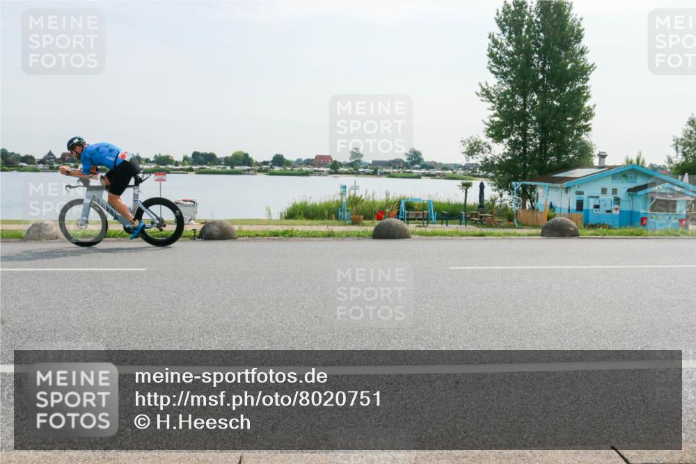 15.06.2025 - 27. Vierlanden-Triathlon H.Heesch http://msf.ph/oto/8020751 15.06.2025 09:49:26 Radfahren 27, 54 meine-sportfotos.de