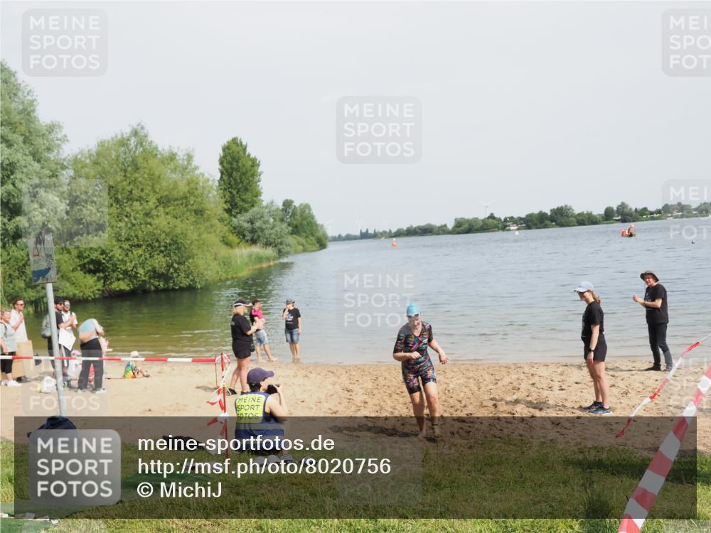 21.06.2025 - 27. Vierlanden-Triathlon MichiJ http://msf.ph/oto/8020756 15.06.2026 10:23:16 Schwimmen 531 meine-sportfotos.de