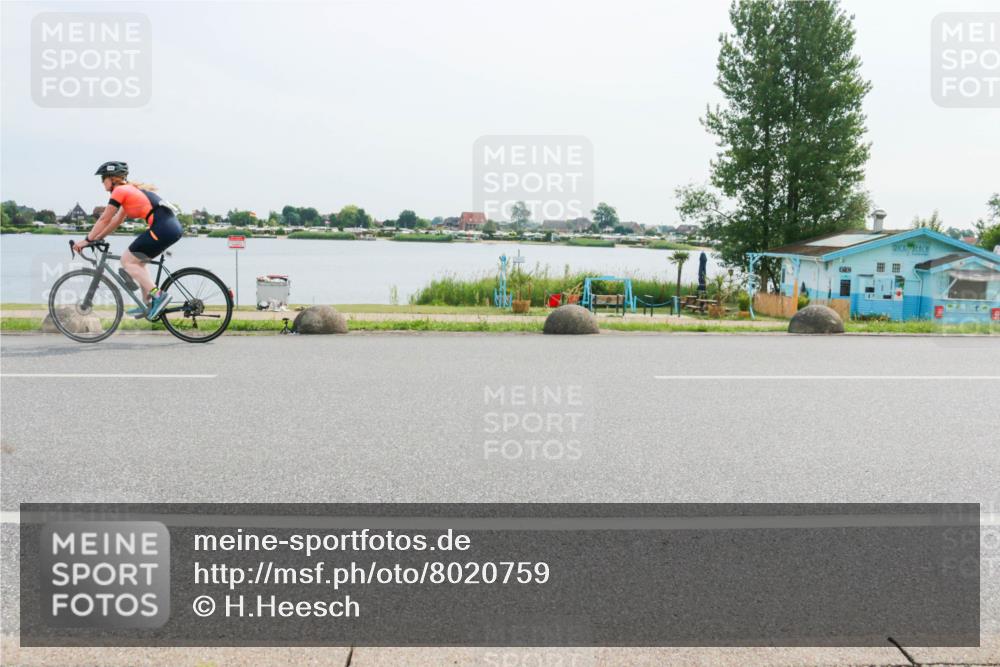 15.06.2025 - 27. Vierlanden-Triathlon H.Heesch http://msf.ph/oto/8020759 15.06.2025 10:26:58 Radfahren 479, 537, 557, 562, 575, 588 meine-sportfotos.de