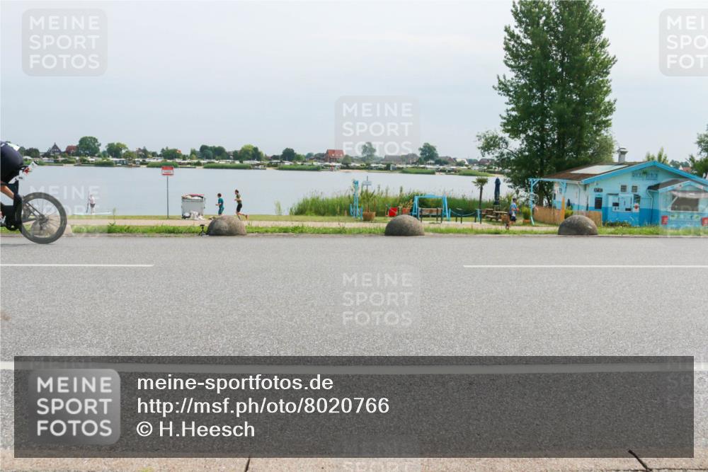 15.06.2025 - 27. Vierlanden-Triathlon H.Heesch http://msf.ph/oto/8020766 15.06.2025 11:16:27 Radfahren 45, 603, 717, 794, 805 meine-sportfotos.de