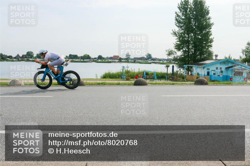 15.06.2025 - 27. Vierlanden-Triathlon H.Heesch http://msf.ph/oto/8020768 15.06.2025 09:49:29 Radfahren 27, 39, 54 meine-sportfotos.de