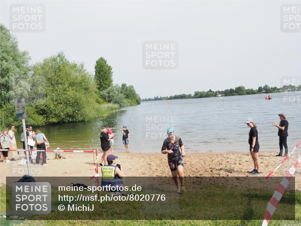 21.06.2025 - 27. Vierlanden-Triathlon MichiJ http://msf.ph/oto/8020776 15.06.2026 10:23:17 Schwimmen 531 meine-sportfotos.de