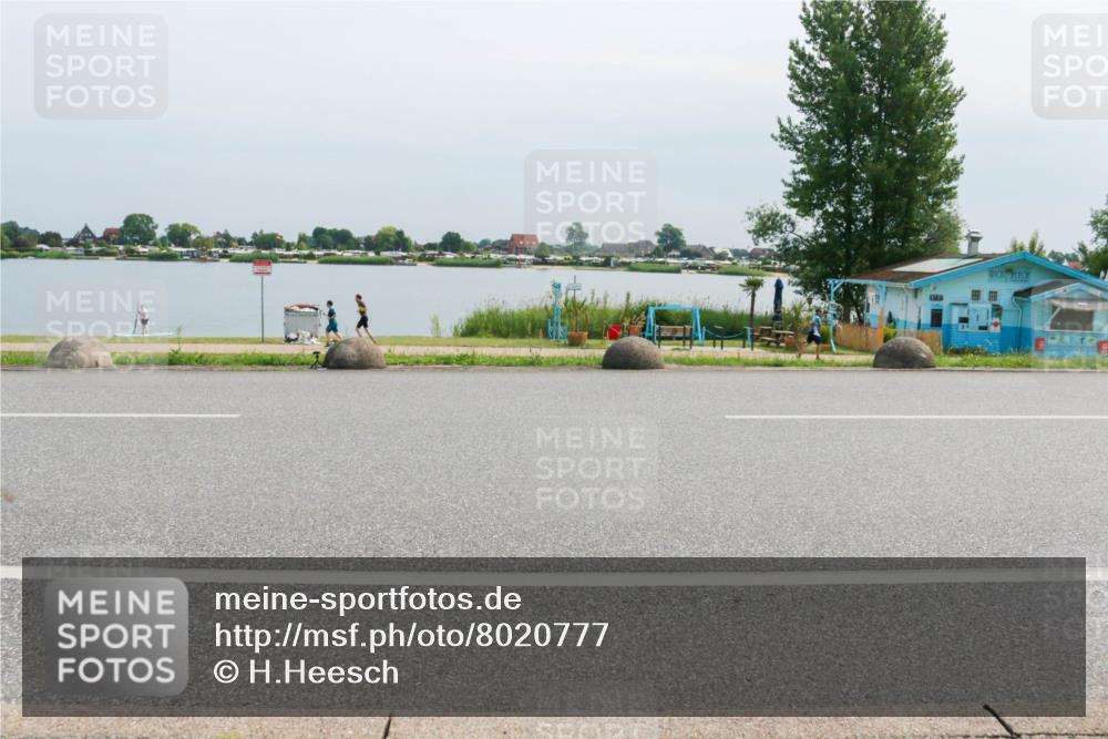 15.06.2025 - 27. Vierlanden-Triathlon H.Heesch http://msf.ph/oto/8020777 15.06.2025 11:16:28 Radfahren 45, 603, 717, 805 meine-sportfotos.de