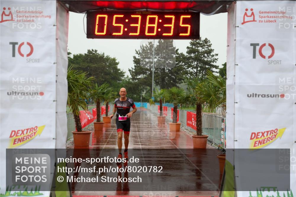 15.06.2025 - 7 Türme Triathlon Michael Strokosch http://msf.ph/oto/8020782 15.06.2025 15:38:35 Ziel 301 meine-sportfotos.de