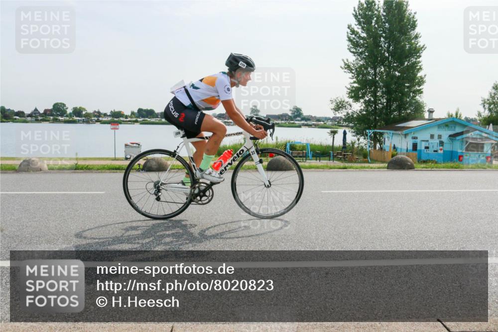 15.06.2025 - 27. Vierlanden-Triathlon H.Heesch http://msf.ph/oto/8020823 15.06.2025 09:50:11 Radfahren 209 meine-sportfotos.de