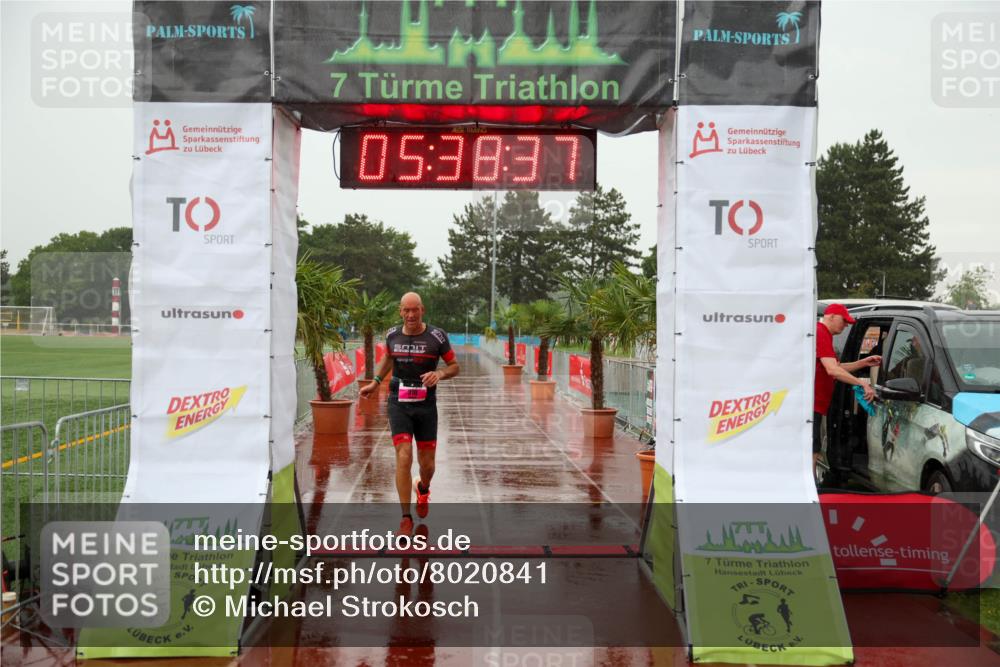15.06.2025 - 7 Türme Triathlon Michael Strokosch http://msf.ph/oto/8020841 15.06.2025 15:38:37 Ziel 301 meine-sportfotos.de