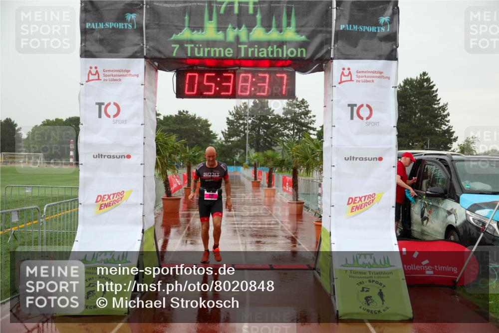 15.06.2025 - 7 Türme Triathlon Michael Strokosch http://msf.ph/oto/8020848 15.06.2025 15:38:37 Ziel 301 meine-sportfotos.de