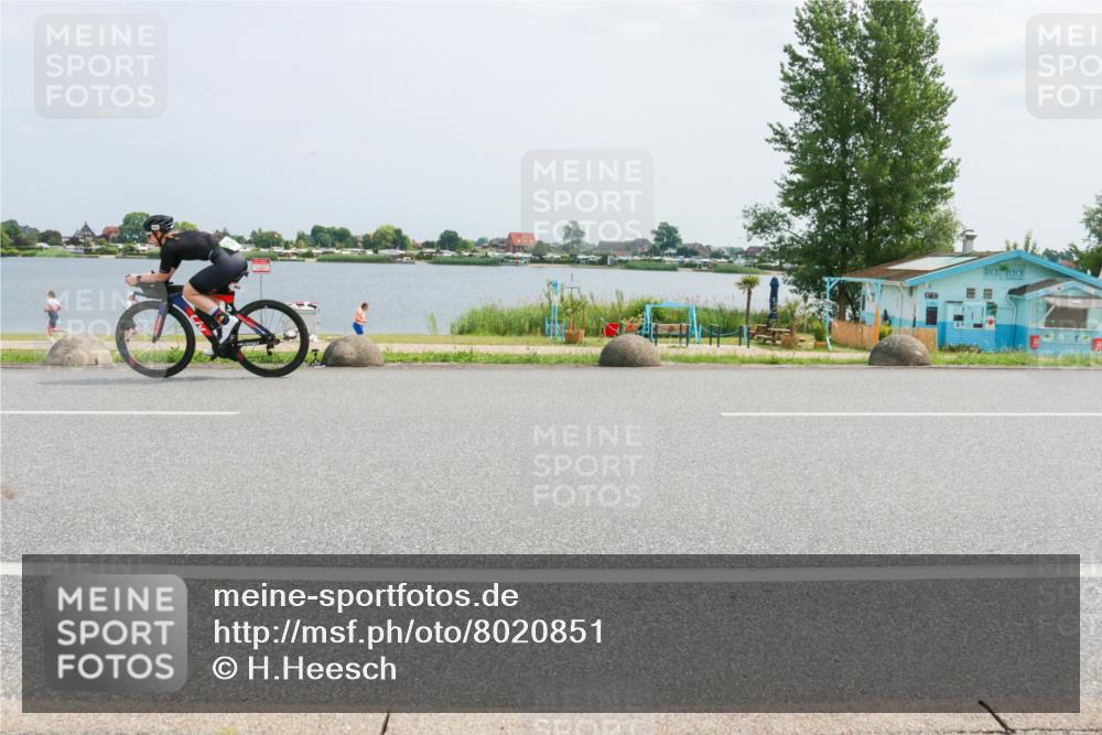 21.06.2025 - 27. Vierlanden-Triathlon H.Heesch http://msf.ph/oto/8020851 15.06.2025 12:04:23 Radfahren 792, 804, 901, 904, 954 meine-sportfotos.de