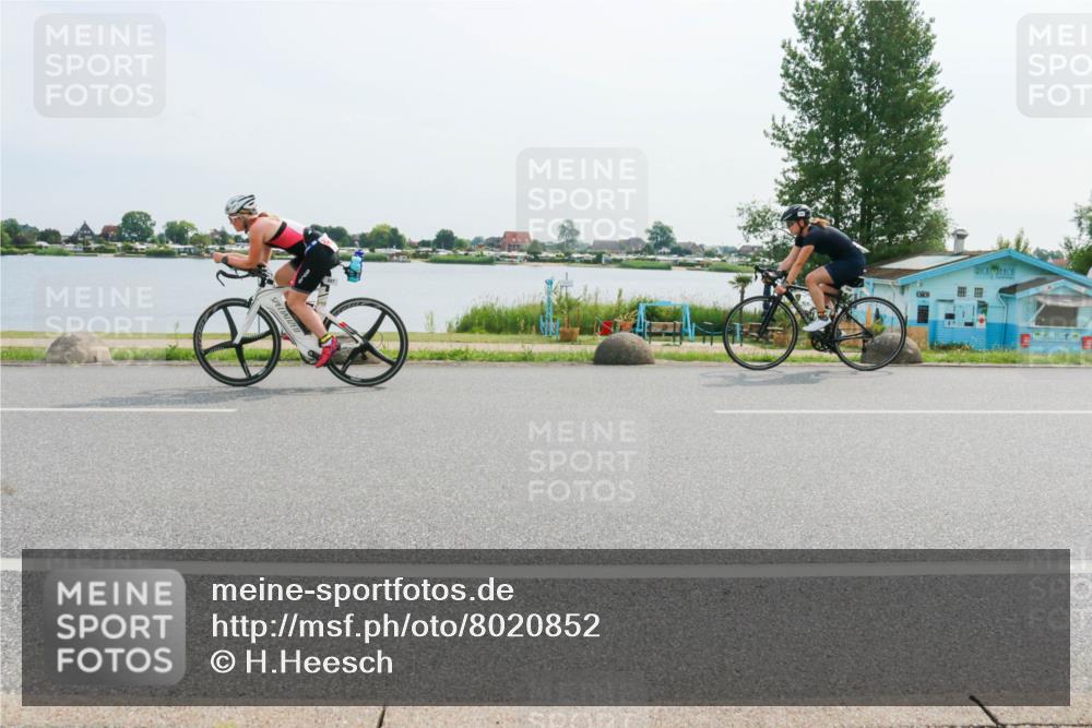 15.06.2025 - 27. Vierlanden-Triathlon H.Heesch http://msf.ph/oto/8020852 15.06.2025 10:27:11 Radfahren 227, 574, 586 meine-sportfotos.de