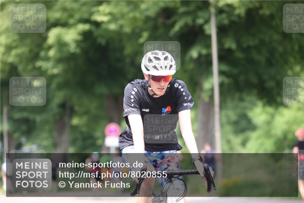 15.06.2025 - 7 Türme Triathlon Yannick Fuchs http://msf.ph/oto/8020855 15.06.2025 13:33:09 Radfahren 736, 927, 989, 1152 meine-sportfotos.de