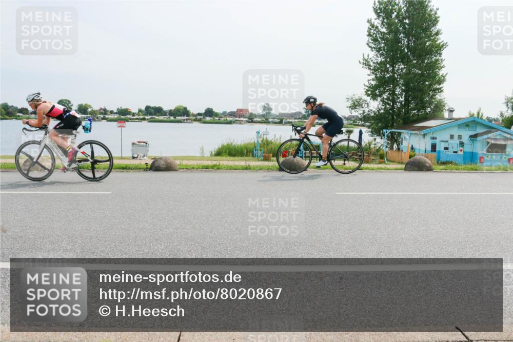 15.06.2025 - 27. Vierlanden-Triathlon H.Heesch http://msf.ph/oto/8020867 15.06.2025 10:27:11 Radfahren 227, 574, 586 meine-sportfotos.de