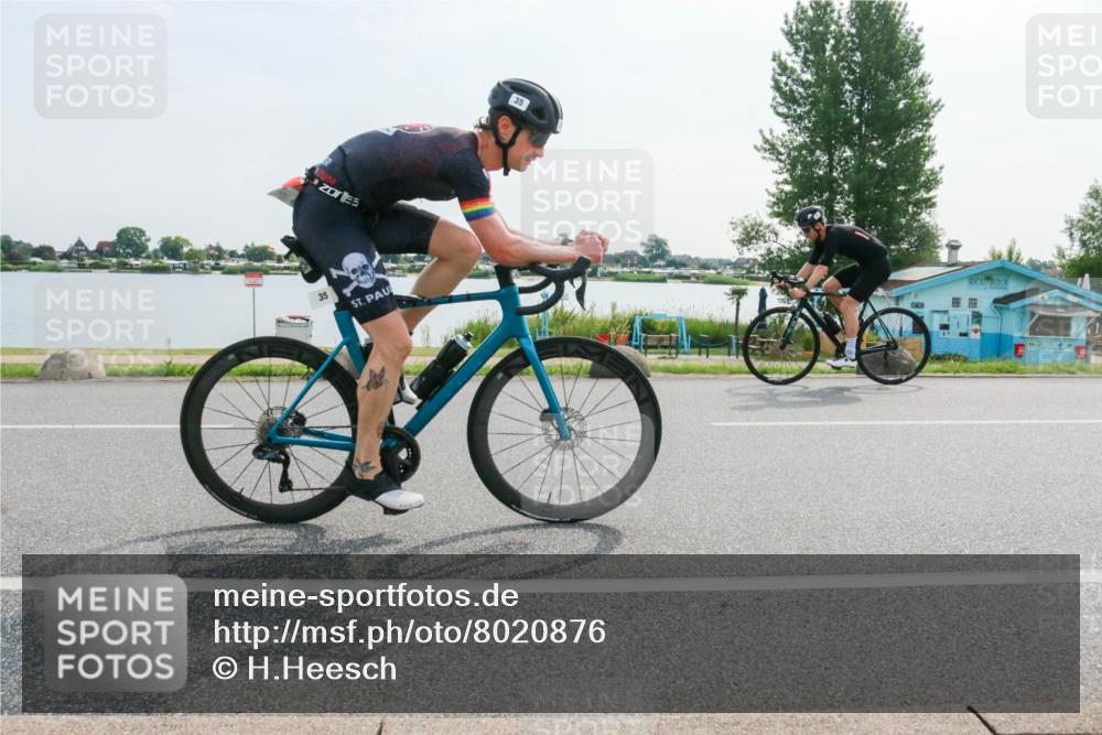 15.06.2025 - 27. Vierlanden-Triathlon H.Heesch http://msf.ph/oto/8020876 15.06.2025 09:50:56 Radfahren 15, 20, 26, 35, 165, 210 meine-sportfotos.de