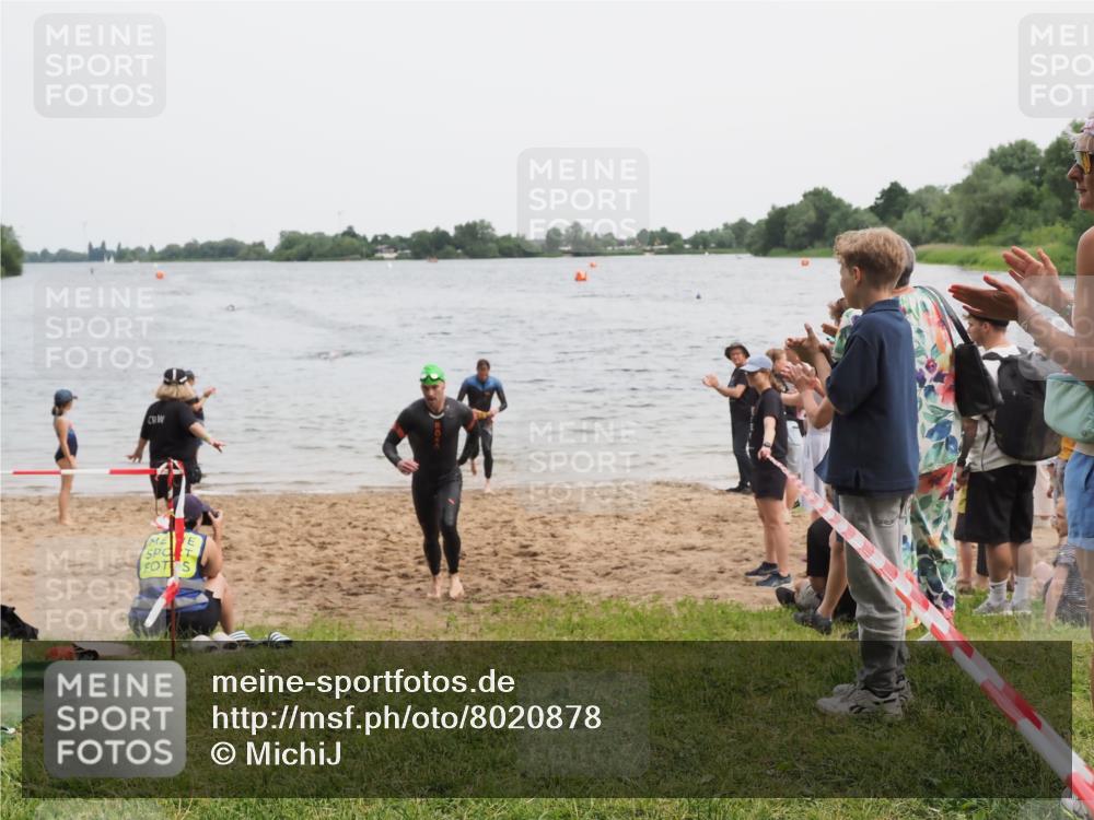 21.06.2025 - 27. Vierlanden-Triathlon MichiJ http://msf.ph/oto/8020878 15.06.2026 10:50:38 Schwimmen 753, 767 meine-sportfotos.de